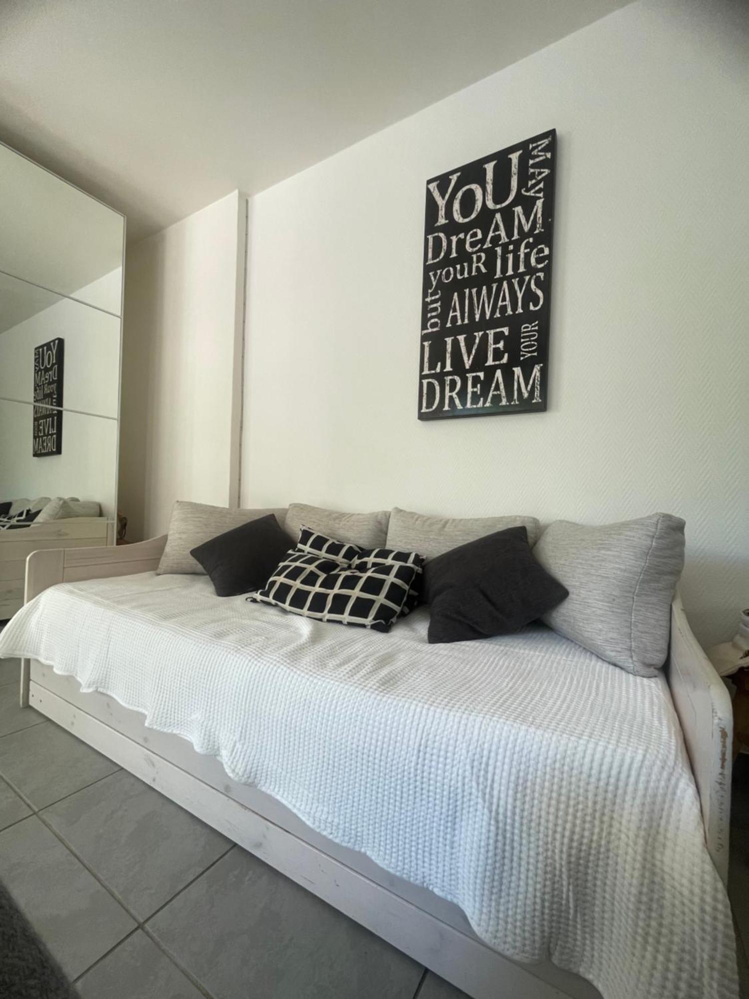 Le Cap Taillat Apartment Le Lavandou